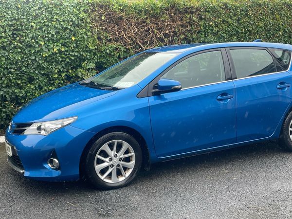 Toyota Auris Hatchback, Petrol, 2013, Blue