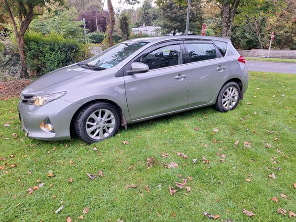 Toyota Auris Hatchback, Diesel, 2013, Grey