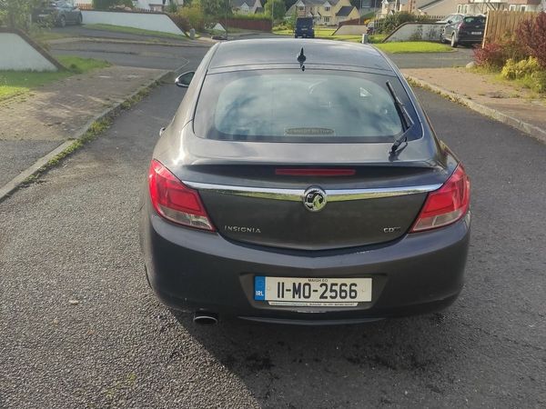 Vauxhall Insignia Hatchback, Diesel, 2011, Grey