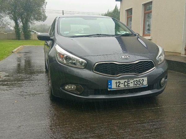 Kia Ceed Hatchback, Diesel, 2012, Grey