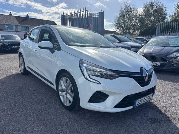 Renault Clio Hatchback, Petrol, 2022, White