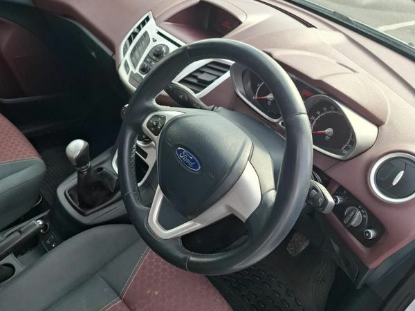 Ford Fiesta Hatchback, Diesel, 2012, White
