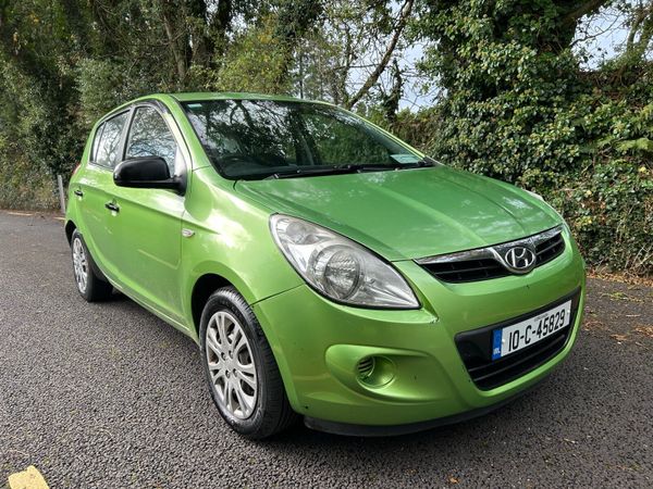 Hyundai i20 Hatchback, Petrol, 2010, Green