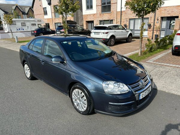 Volkswagen Jetta Saloon, Diesel, 2010, Blue