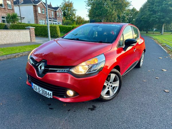 Renault Clio Hatchback, Diesel, 2015, Red