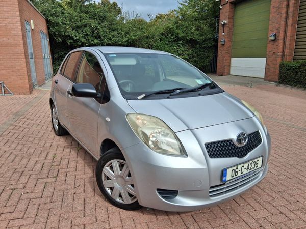 Toyota Yaris Hatchback, Petrol, 2006, Silver