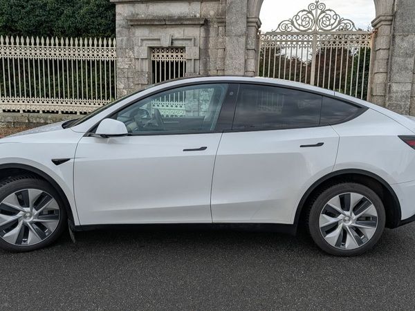 Tesla Model Y MPV, Electric, 2022, White