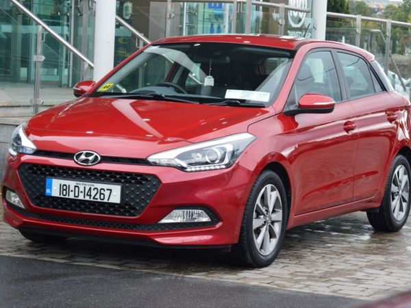 Hyundai i20 Hatchback, Petrol, 2018, Red