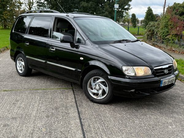 Hyundai Trajet MPV, Petrol, 2006, Black