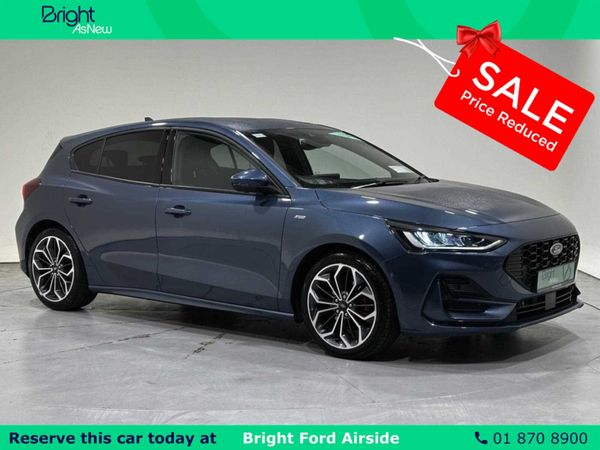 Ford Focus Hatchback, Petrol Hybrid, 2023, Blue