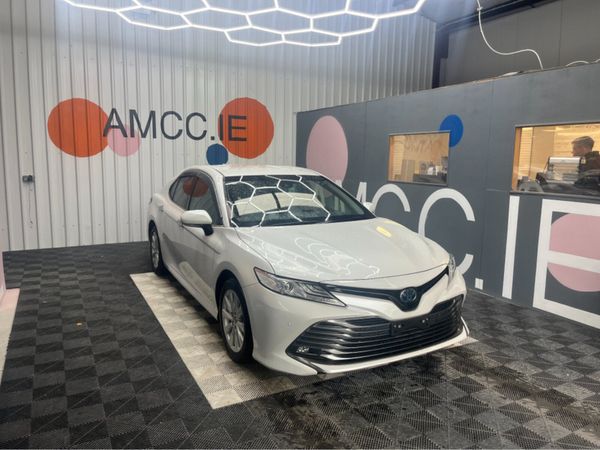 Toyota Camry Saloon, Petrol Hybrid, 2021, White