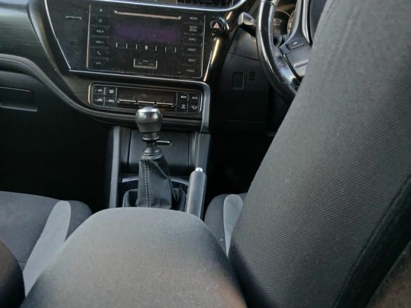 Toyota Auris Hatchback, Diesel, 2015, White