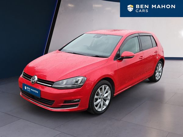 Volkswagen Golf Hatchback, Petrol, 2015, Red