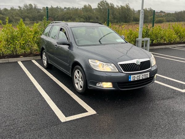 Skoda Octavia Estate, Diesel, 2012, Grey