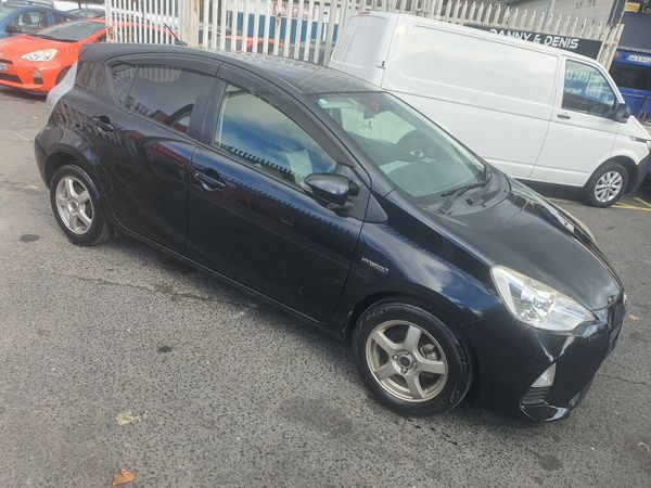 Toyota Aqua Hatchback, Petrol Hybrid, 2014, Black