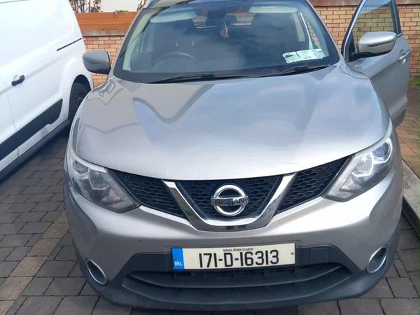 Nissan Qashqai SUV, Diesel, 2017, Grey