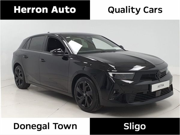 Opel Astra Hatchback, Petrol, 2023, Black