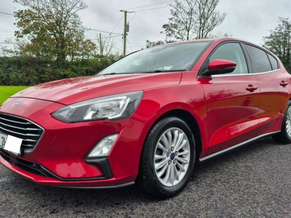 Ford Focus Hatchback, Petrol Hybrid, 2021, Red