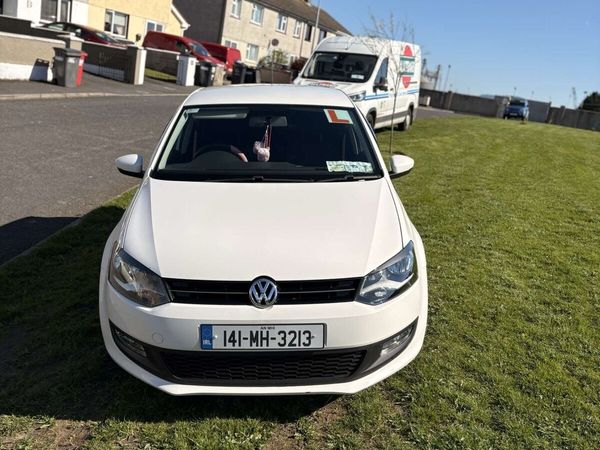 Volkswagen Polo Hatchback, Petrol, 2014, White