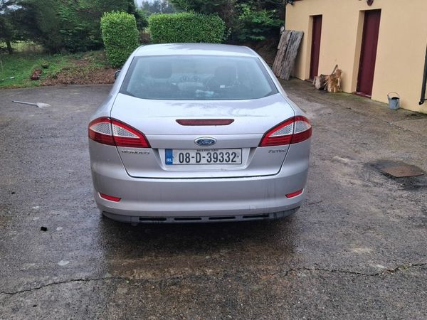 Ford Mondeo Saloon, Petrol, 2008, Silver