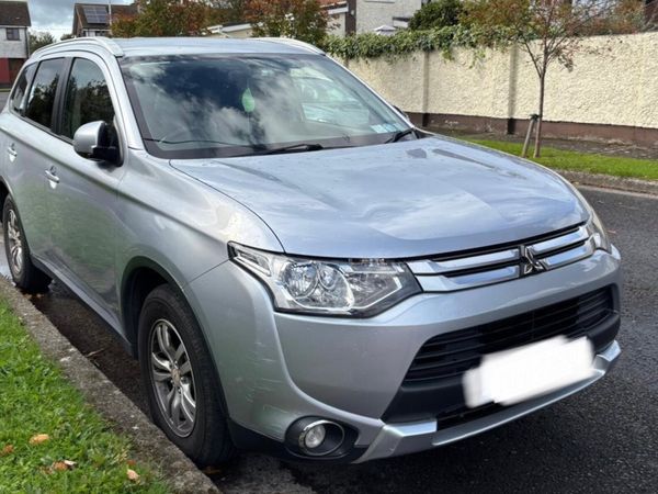Mitsubishi Outlander SUV, Diesel, 2014, Silver