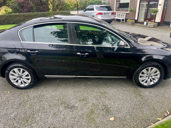 Volkswagen Passat Saloon, Diesel, 2011, Black