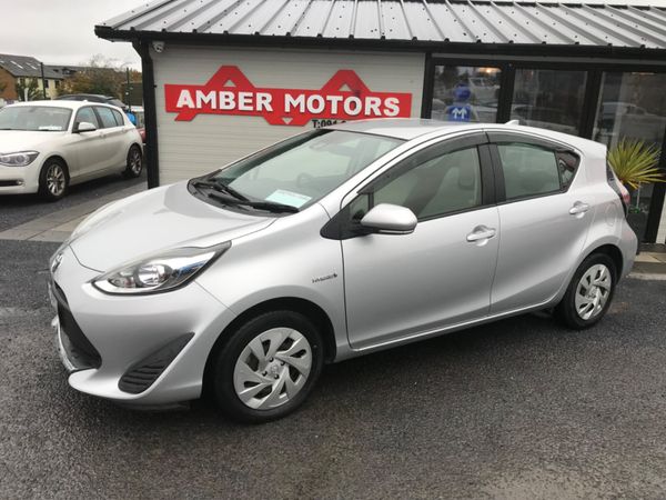 Toyota Aqua Hatchback, Petrol Hybrid, 2020, Silver