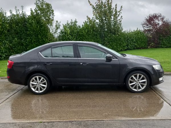 Skoda Octavia Saloon, Diesel, 2016, Black