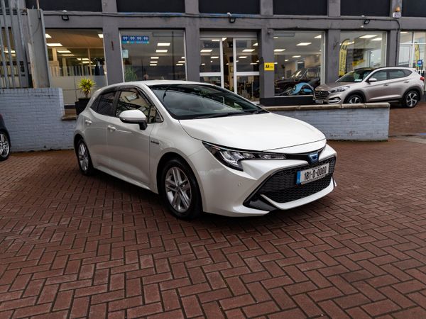Toyota Corolla Hatchback, Petrol Hybrid, 2018, White
