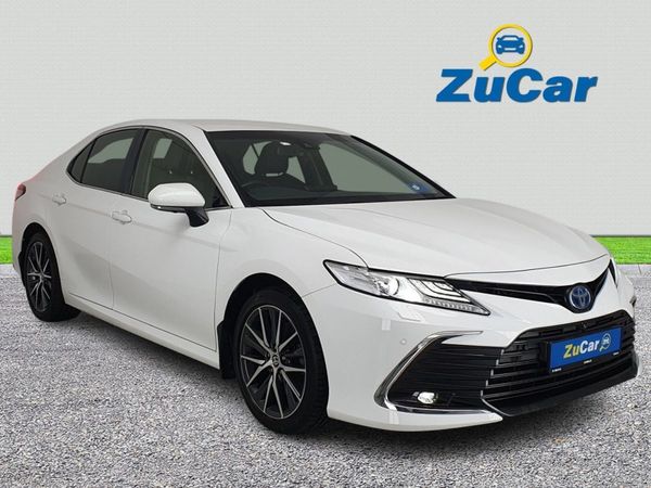 Toyota Camry Saloon, Petrol Hybrid, 2023, White