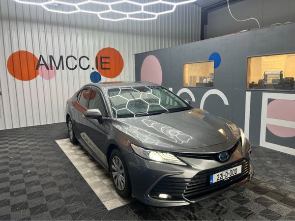 Toyota Camry Saloon, Petrol Hybrid, 2022, Grey