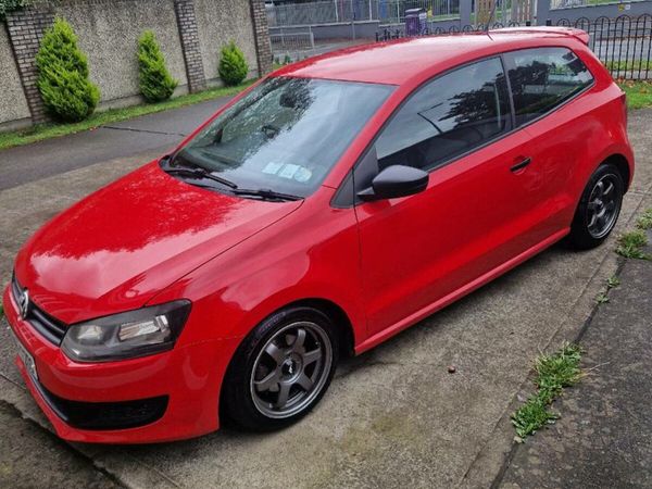 Volkswagen Polo Hatchback, Petrol, 2010, Red