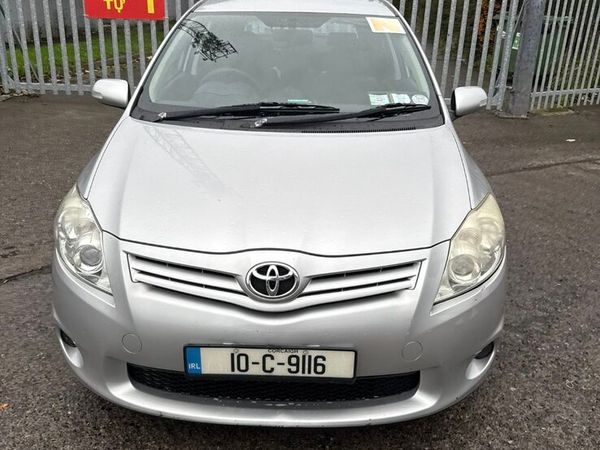 Toyota Auris Hatchback, Diesel, 2010, Silver