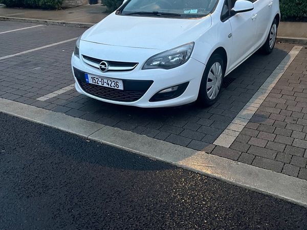 Opel Astra Hatchback, Diesel, 2015, White