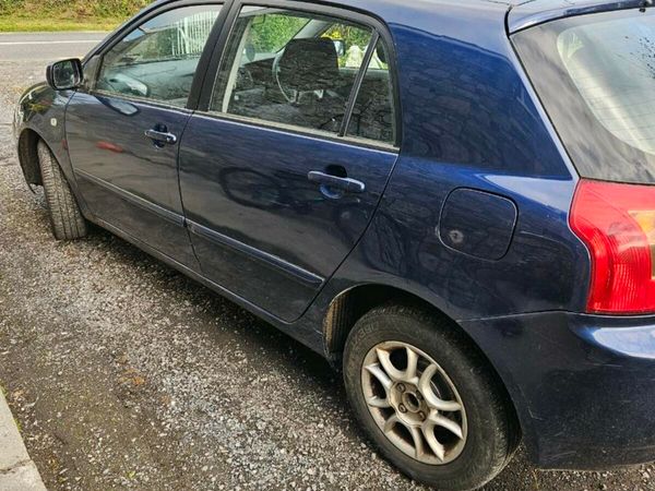 Toyota Corolla Hatchback, Petrol, 2004, Blue