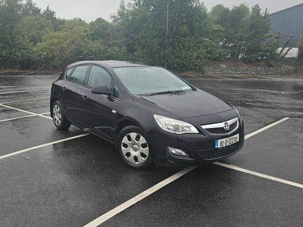 Vauxhall Astra Hatchback, Petrol, 2010, Black