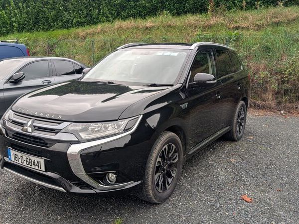 Mitsubishi Outlander SUV, Petrol Plug-in Hybrid, 2016, Black