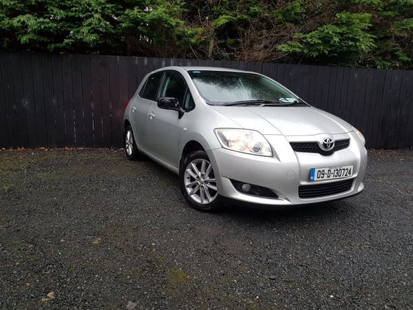 Toyota Auris Hatchback, Petrol, 2009, Silver