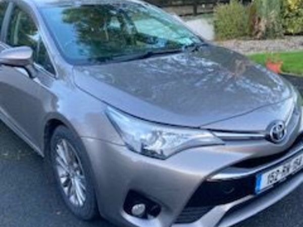 Toyota Avensis Saloon, Diesel, 2015, Bronze