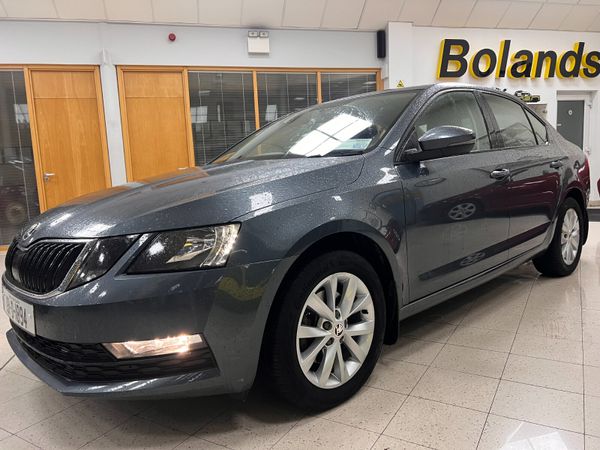 Skoda Octavia Saloon, Petrol, 2019, Grey