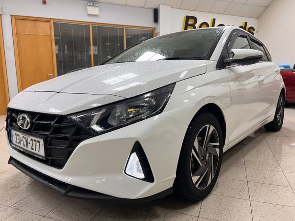 Hyundai i20 Hatchback, Petrol, 2023, White