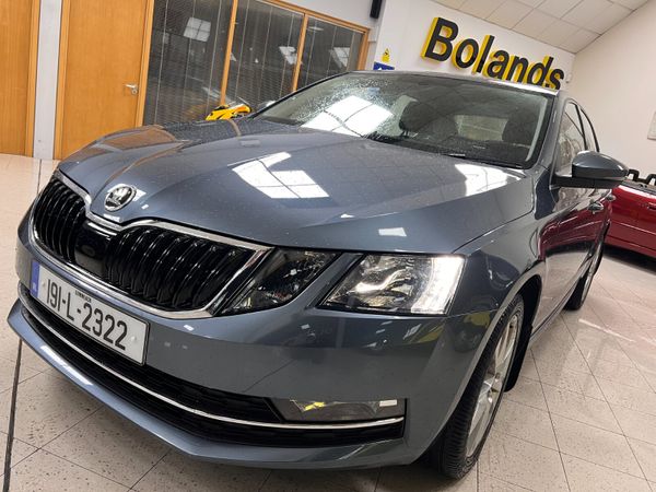 Skoda Octavia Saloon, Diesel, 2019, Grey