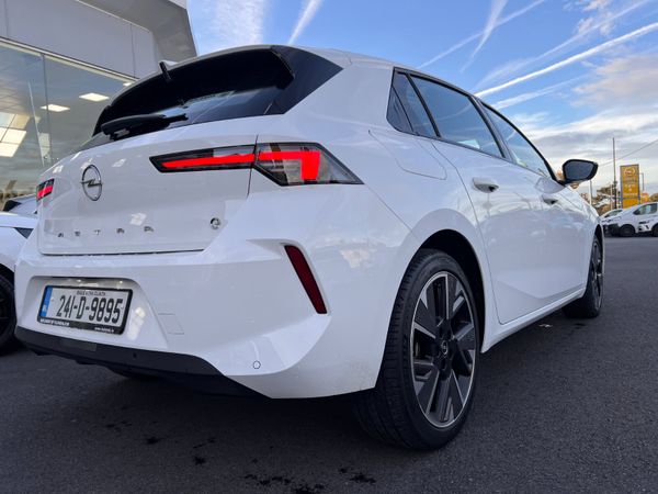 Opel Astra Hatchback, Electric, 2024, White