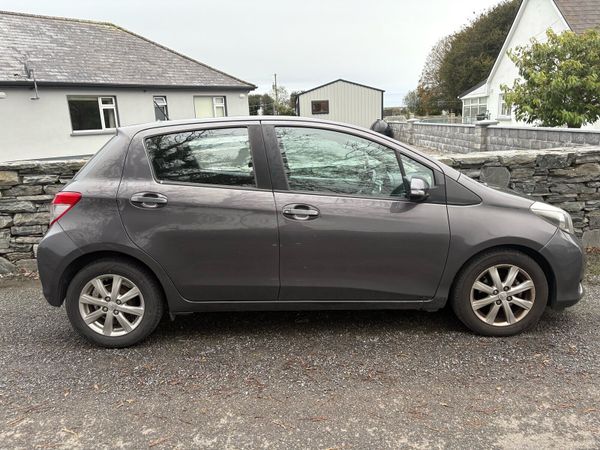 Toyota Yaris Hatchback, Diesel, 2013, Grey