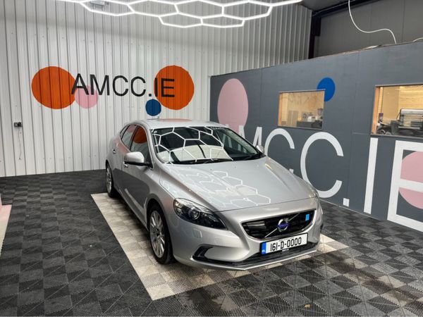Volvo V40 Hatchback, Diesel, 2016, Silver