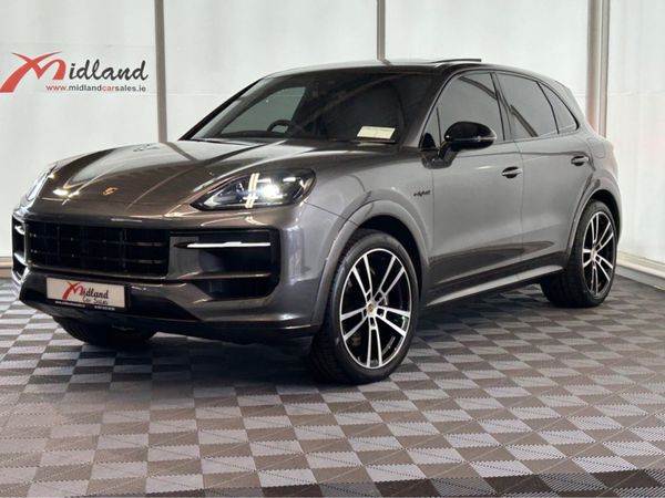 Porsche Cayenne Estate, Petrol Hybrid, 2024, Grey