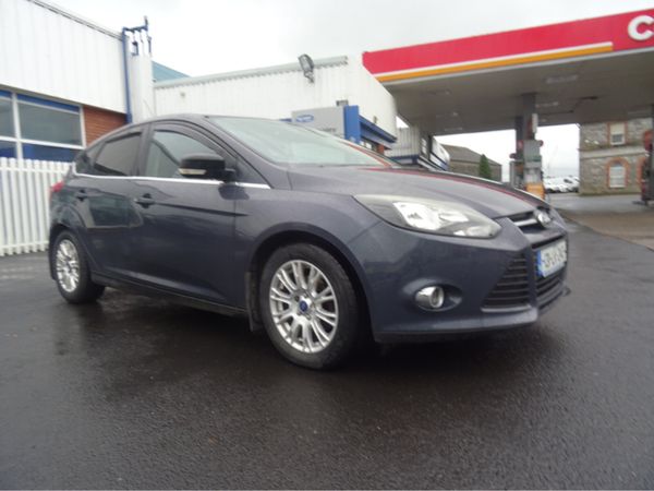 Ford Focus Hatchback, Petrol, 2013, Grey