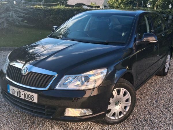 Skoda Octavia Hatchback, Diesel, 2010, Black