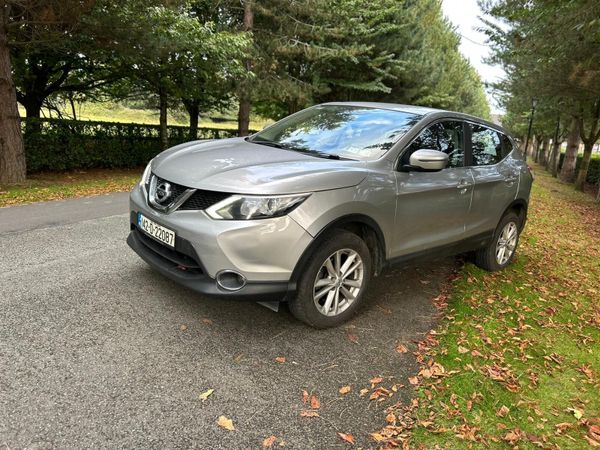 Nissan Qashqai Hatchback, Diesel, 2014, Silver