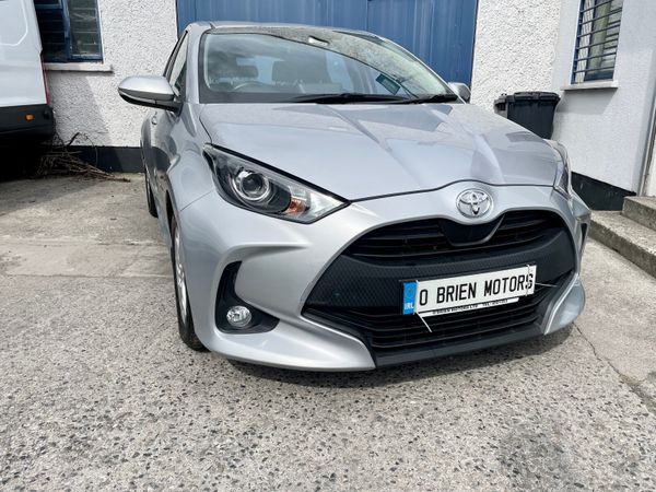 Toyota Yaris Hatchback, Petrol, 2022, Silver
